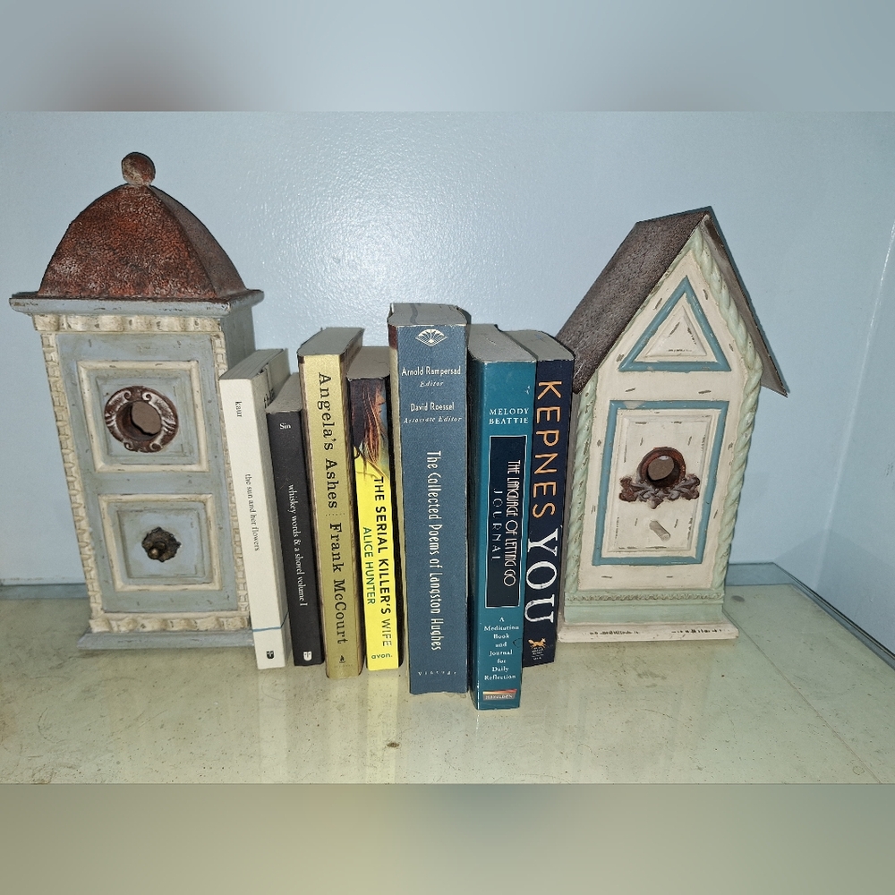 Antique style bird house bookends